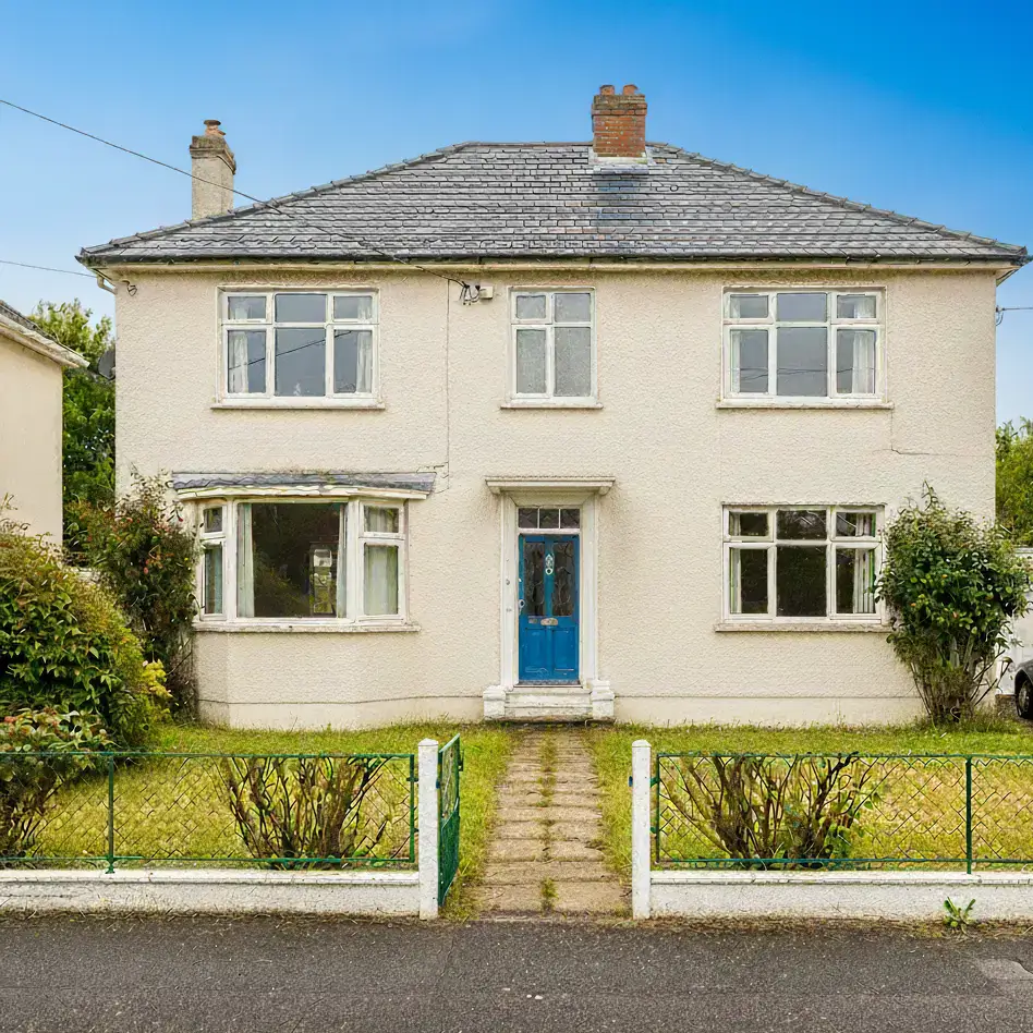 Professionelle Fassadenreinigung mit Hochdruckreiniger Nachher - B&B Objektsanierung GmbH Rostock